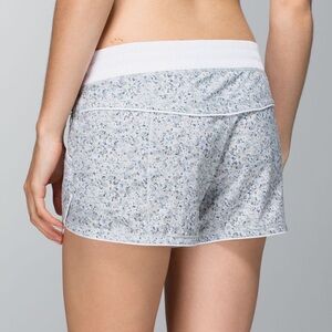 Lululemon free reign floral print speed up shorts size 6